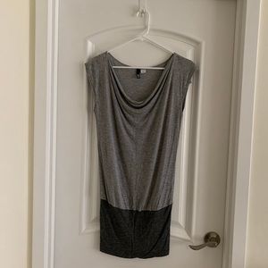 Divided H&M gray dress.
Hugs your booty and slightly relax on top.